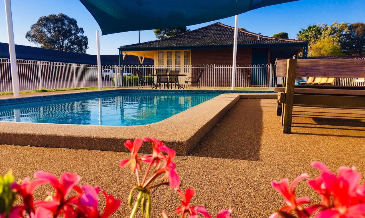 Bushman'S Motor Inn Parkes Zewnętrze zdjęcie
